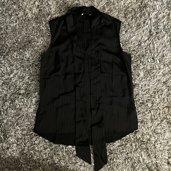 Lattelier Scarf Neck Sleeveless Blouse - Picture 8 of 14